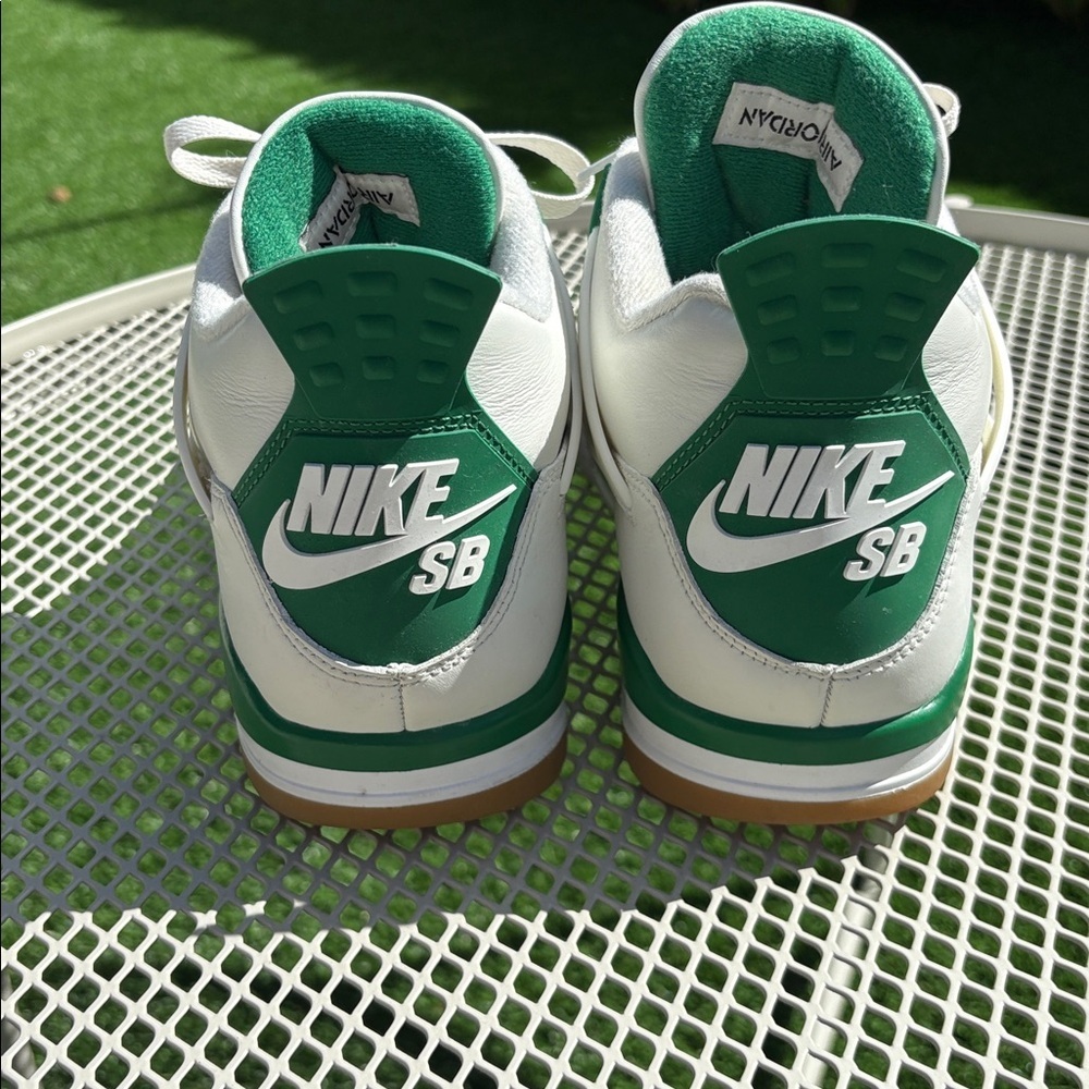 EUC Authentic Nike Jordan Retro SB Green & White - Picture 5 of 12